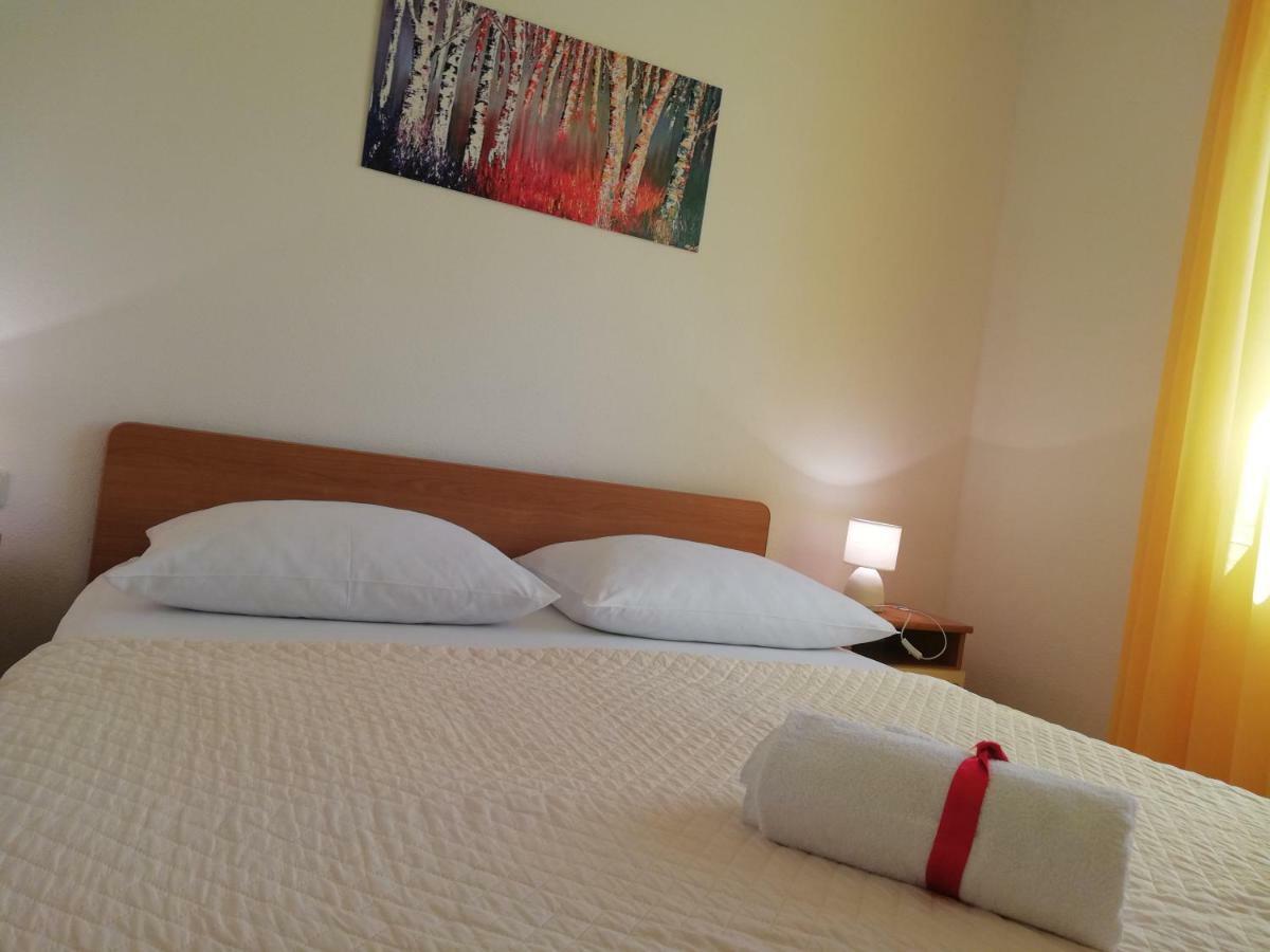 Apartmani Marija Primosten Exterior photo